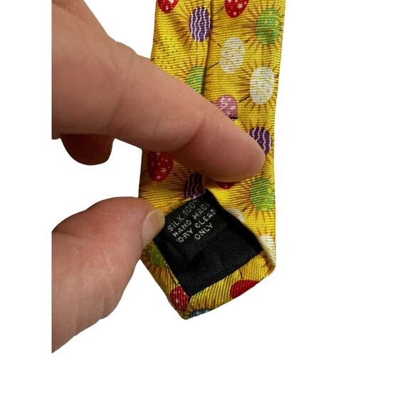 Wild Ties Starburst Easter Eggs Holiday Necktie Yellow 100% Silk - Picture 6 of 7